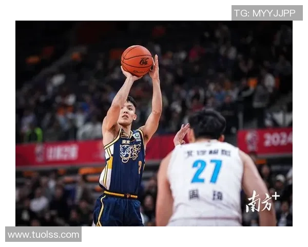 2020年12月28日上海队与广东队激战正酣精彩瞬间回顾与分析 2020年12月28日上海队与广东队激战正酣精彩瞬间回顾与分析